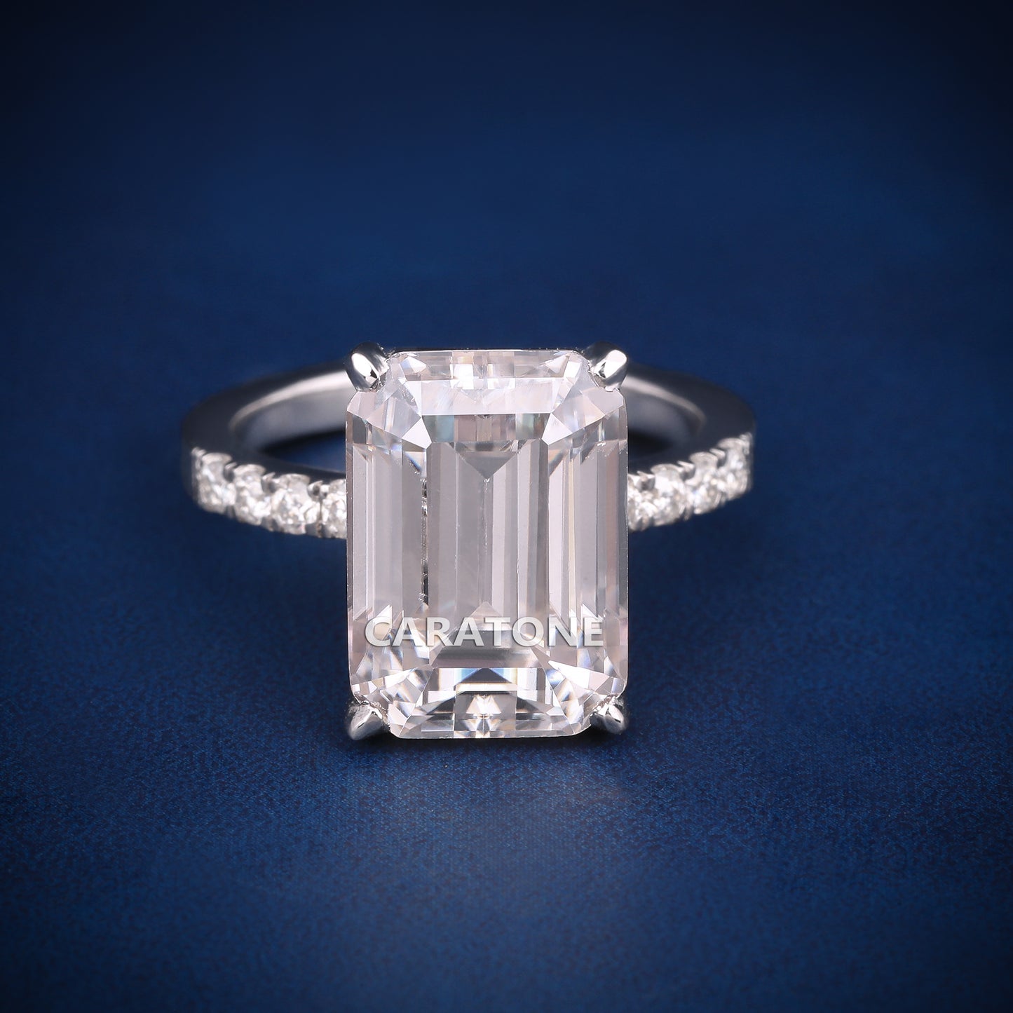 Solitaire engagement ring with diamond tester passed