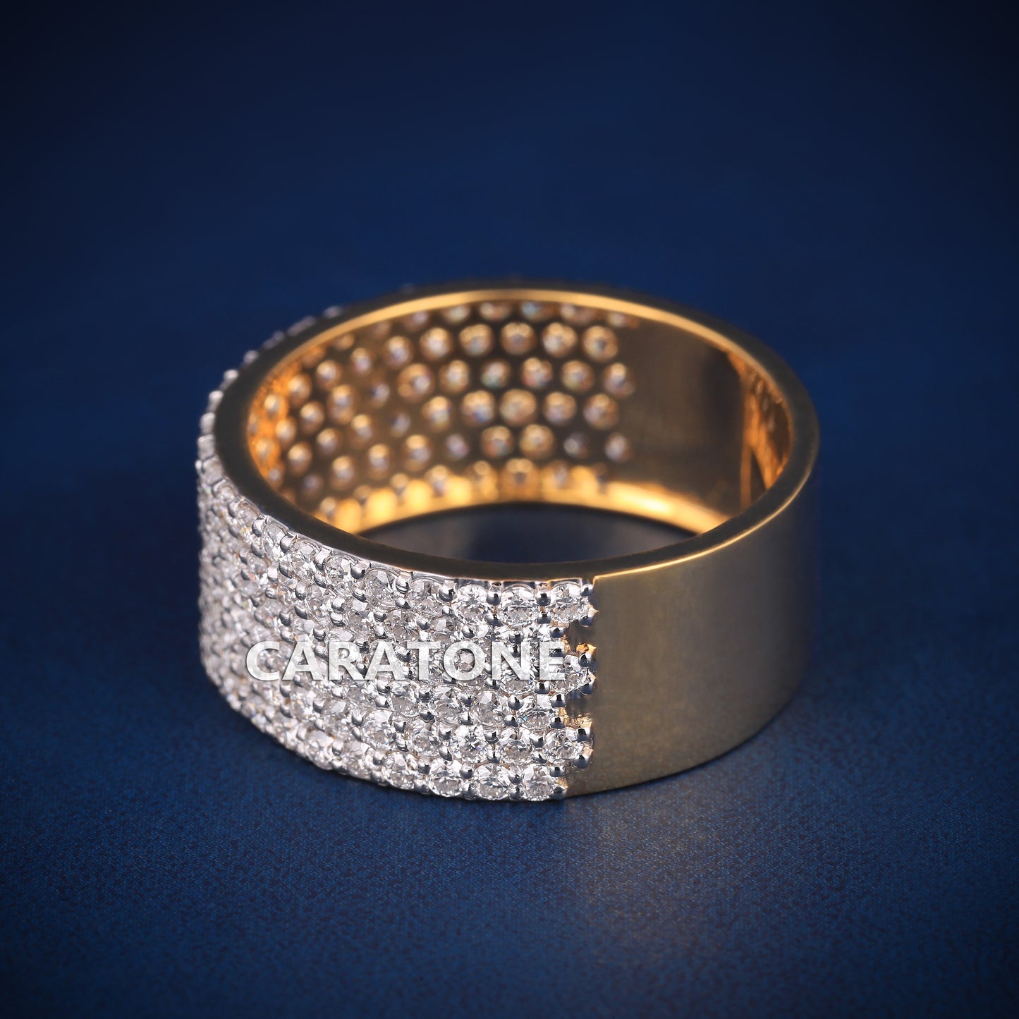 Elegant Round Brilliant Cut Lab Grown VVS Clarity Diamond In Luxury 14 Kt Yellow Gold Band Ring