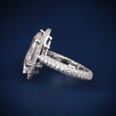 Marquise and Round Cut Wedding Diamond Ring with VVS Clarity