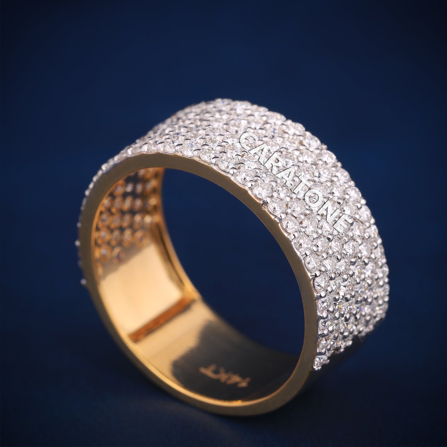 Elegant Round Brilliant Cut Lab Grown VVS Clarity Diamond In Luxury 14 Kt Yellow Gold Band Ring