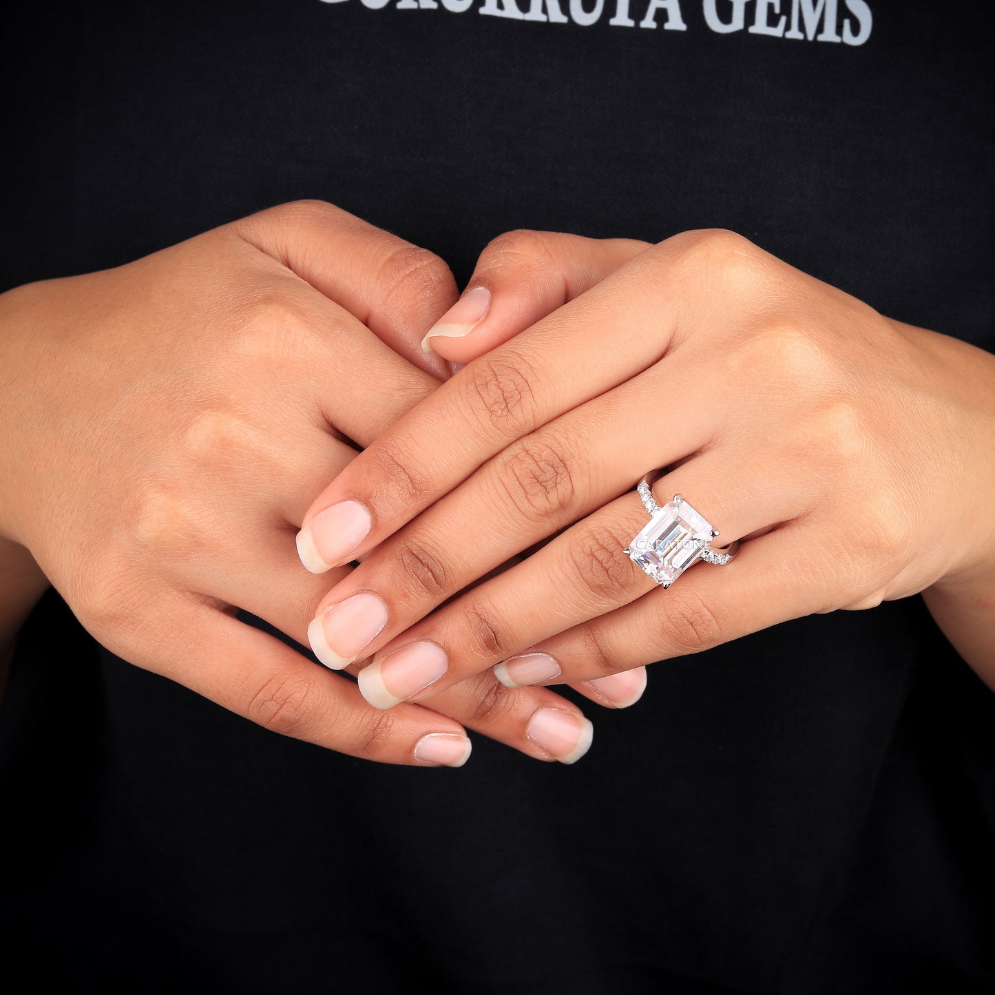 Solitaire engagement ring with diamond tester passed