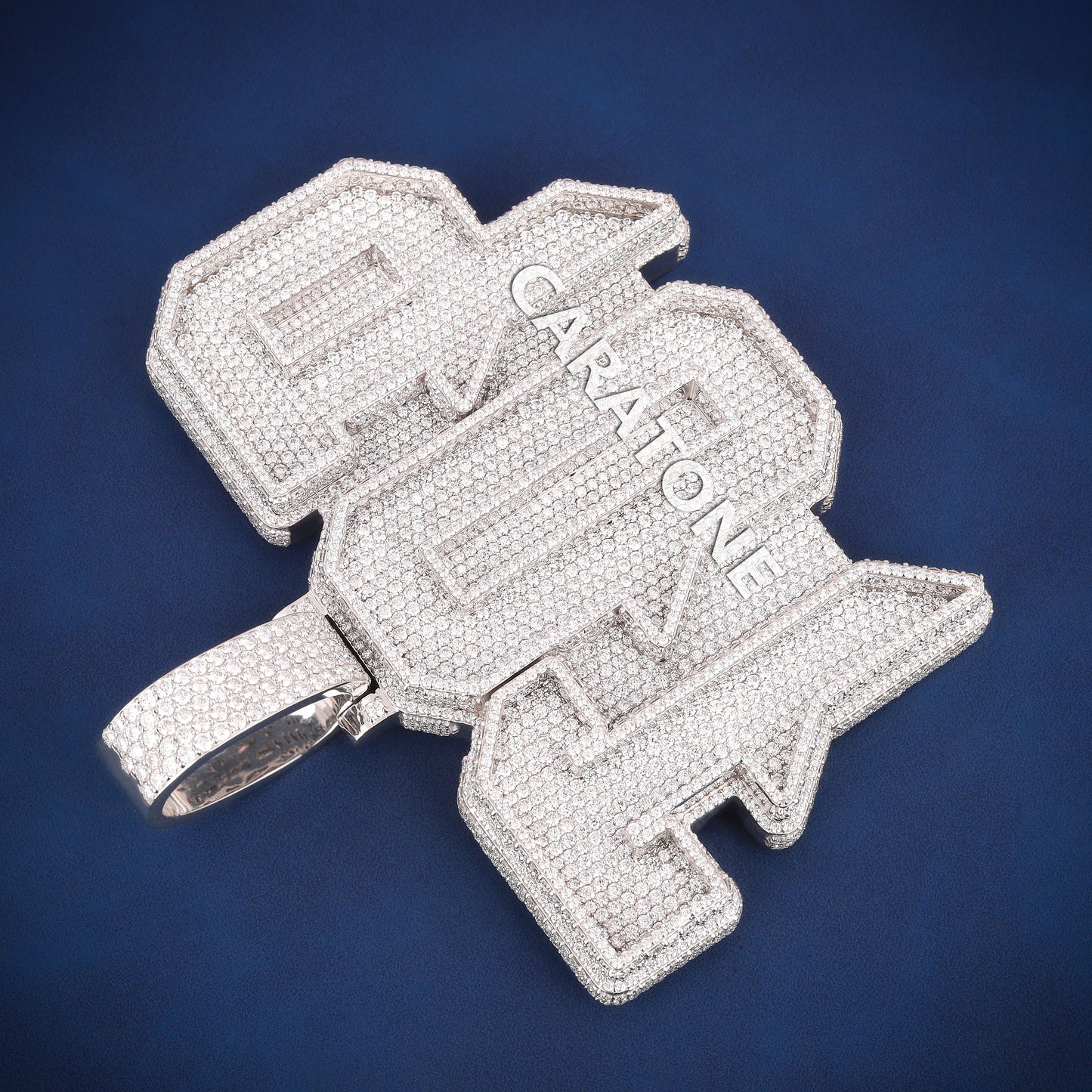 Bold 925 silver lab d vvs pendant with baguettes