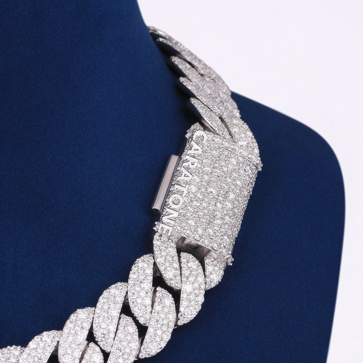 18 Inch 18 MM Custom Diamond-Style Miami Cuban Chain White Gold Finish High-Shine Luxury Look