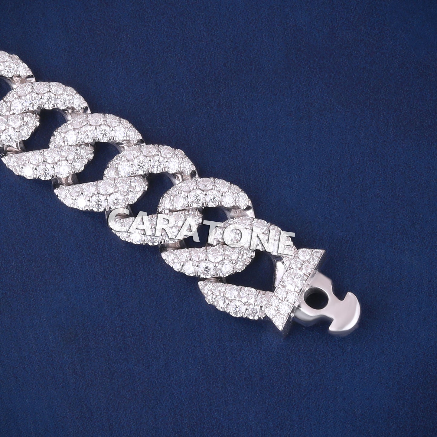 Luxury Iced Out Diamond VVS Bracelets for Mens with Customized Real Diamond Fish Lock Silver Cuban Link Chain Bracelets