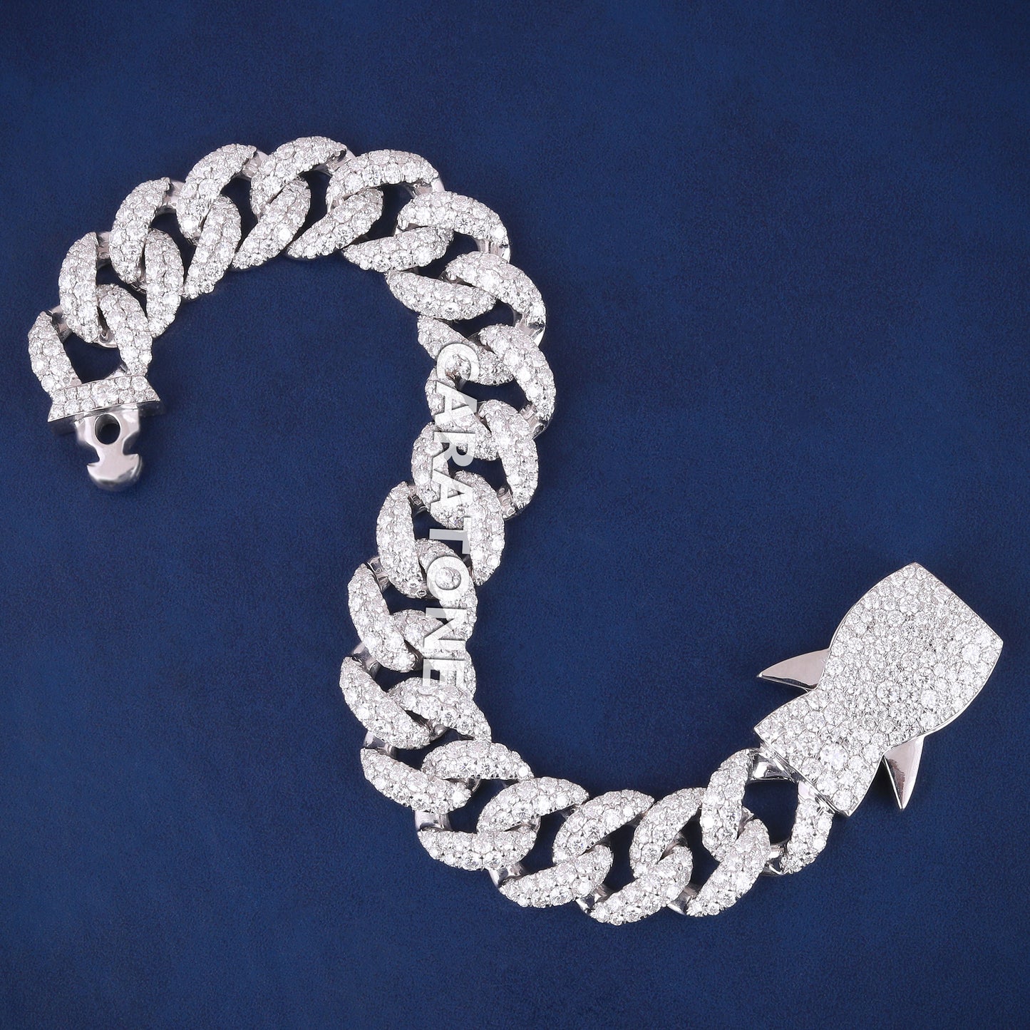Luxury Iced Out Diamond VVS Bracelets for Mens with Customized Real Diamond Fish Lock Silver Cuban Link Chain Bracelets