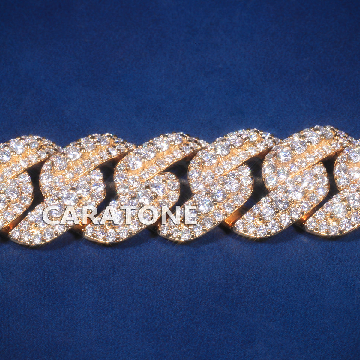 Luxury Yellow Gold Fully Iced Out Diamond Cuban Link Bracelet with Pavé Box Clasp
