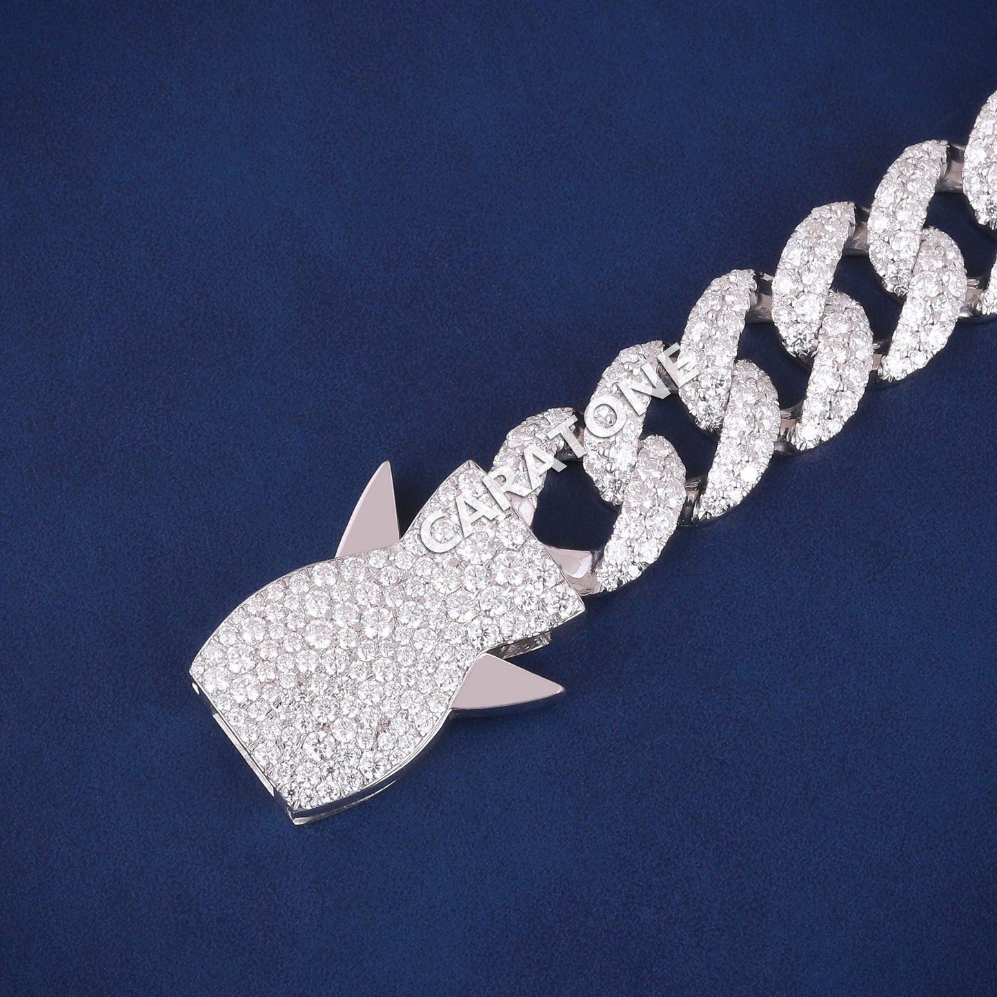Luxury Iced Out Diamond VVS Bracelets for Mens with Customized Real Diamond Fish Lock Silver Cuban Link Chain Bracelets