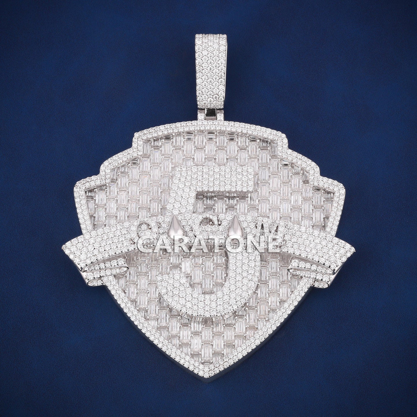 Custom hip hop diamond logo pendant with vvs clarity in 14kt gold lab diamond